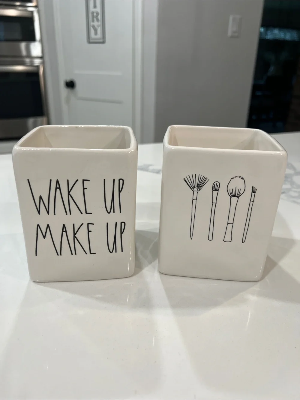 Rae Dunn 💄💋 Make up Holder.
